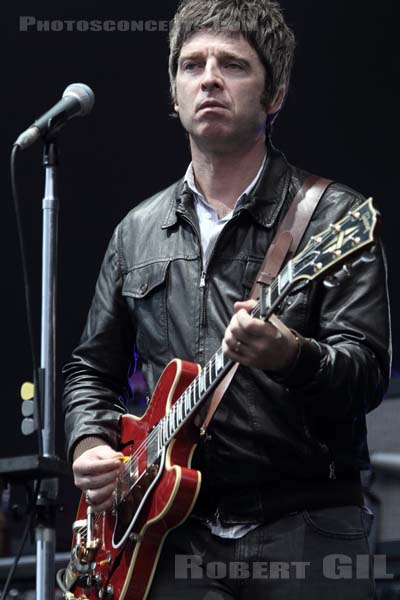 NOEL GALLAGHER'S HIGH FLYING BIRDS - 2012-08-25 - SAINT CLOUD - Domaine National - Grande Scene - 